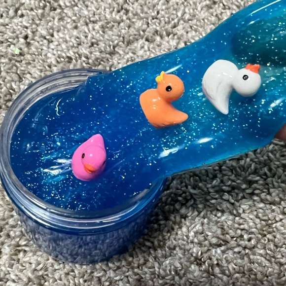 Magic duck pond slime - Picture 2 of 2